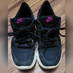 Womens Nike Shoes sz 8.5